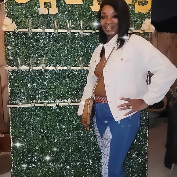 Meet your Posher, Christel - Picture 1 of 1